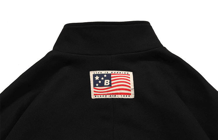 Black Air – Bild 10